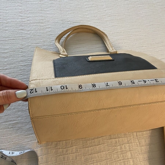 Catherine Malandrino Handbag - Picture 8 of 9